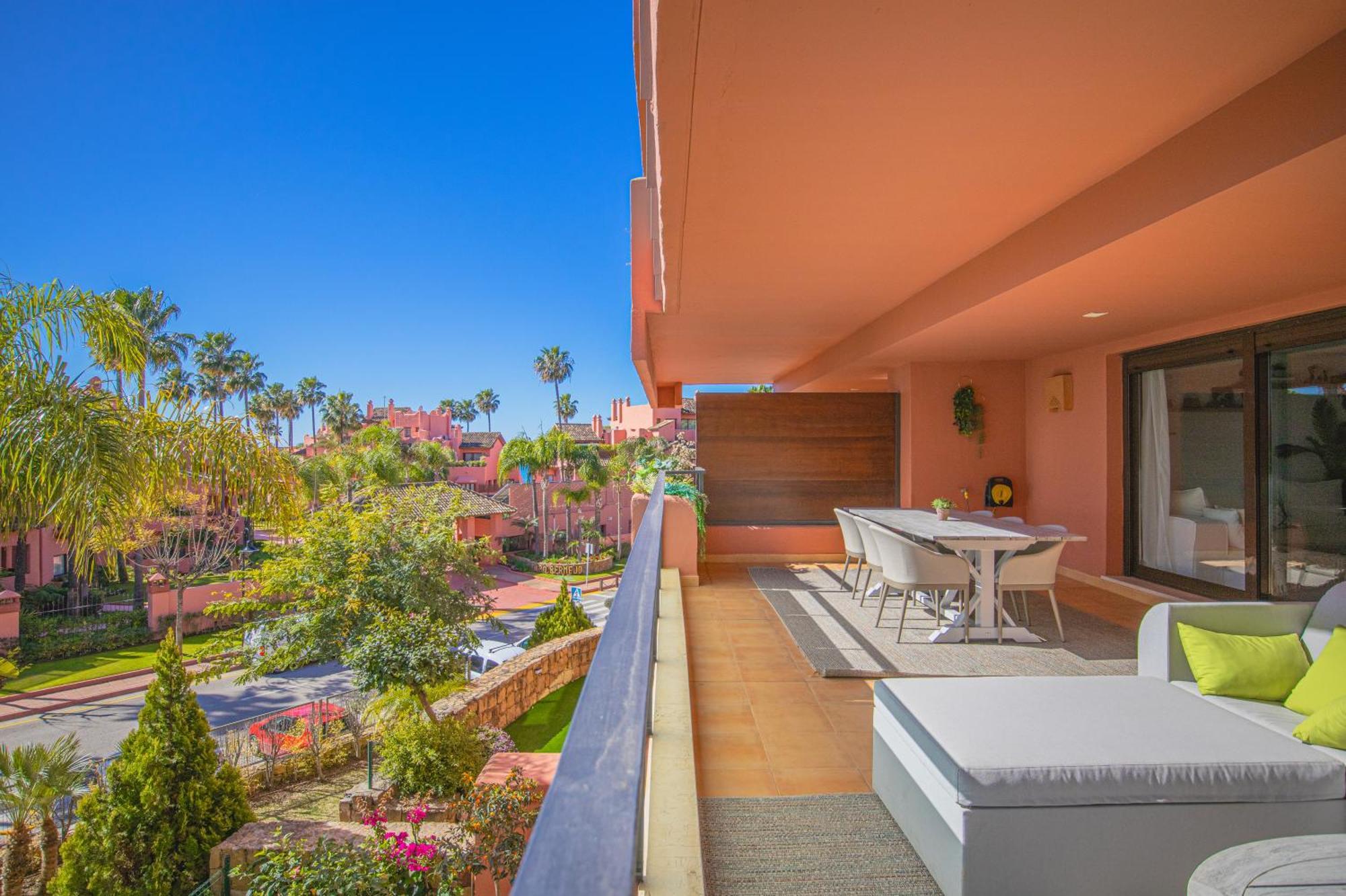Buenti Apartments Estepona Exterior photo