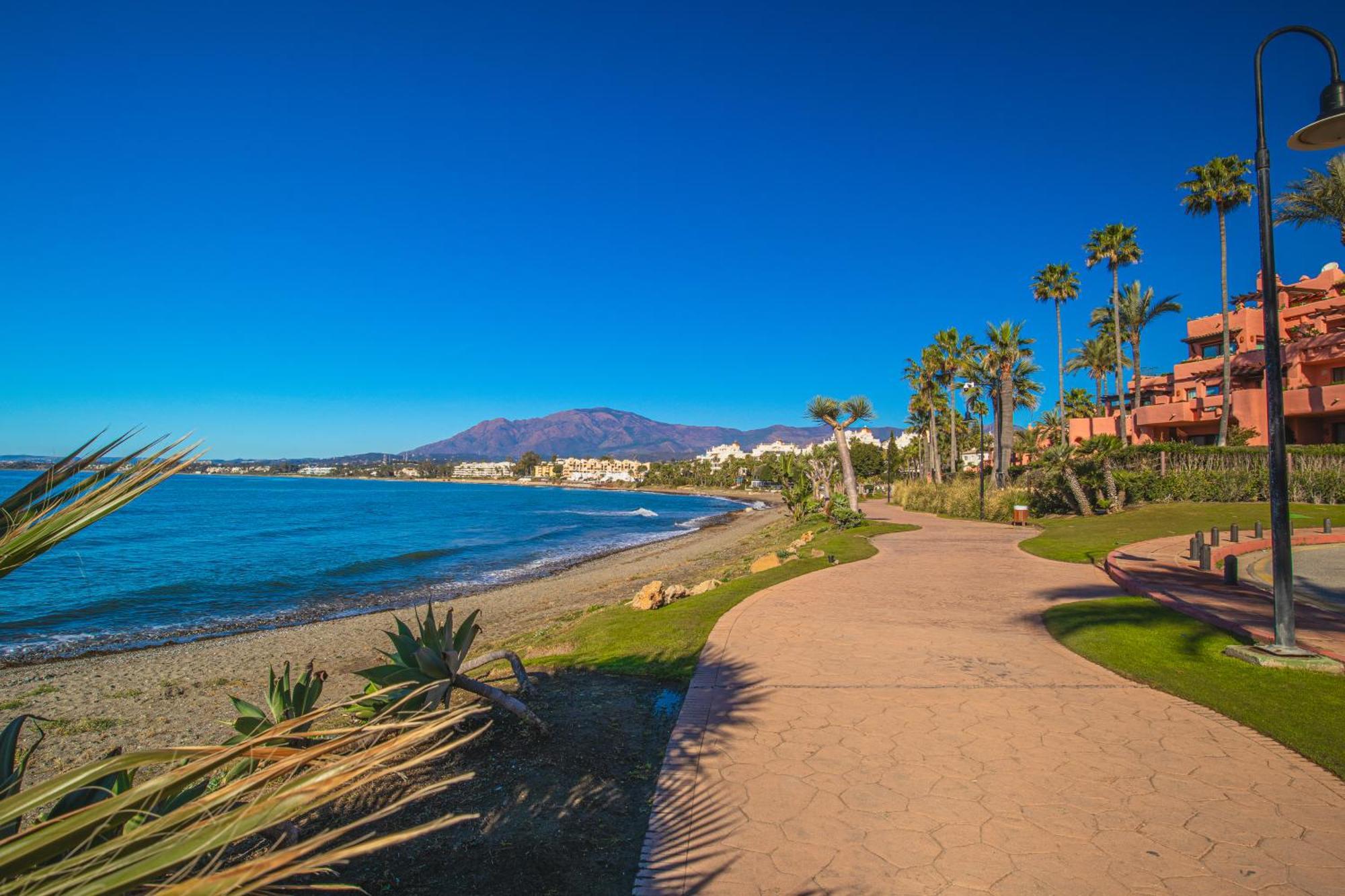 Buenti Apartments Estepona Exterior photo